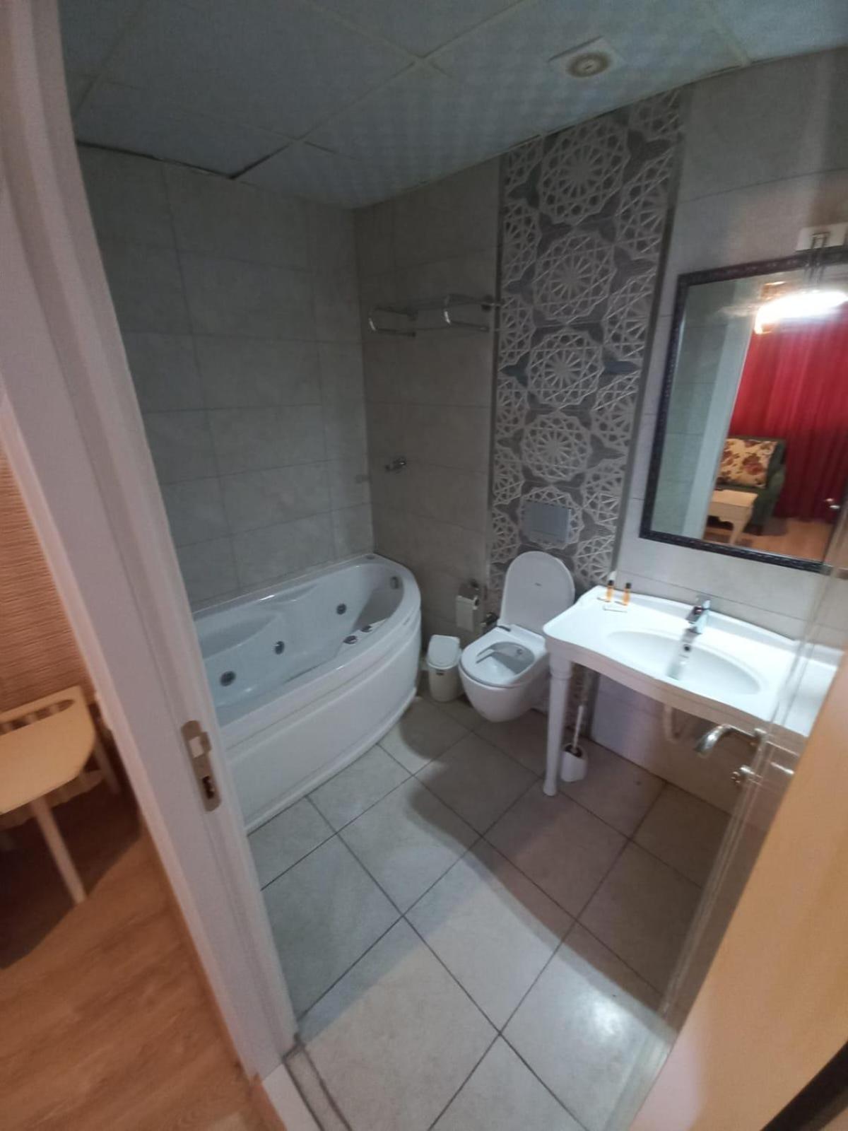 Siesta Apart Otel Измир Екстериор снимка